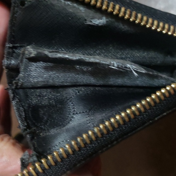 MICHAEL KORS Jet Set Zip Around Wristlet Wallet in Patent Black. - Picture 8 of 8